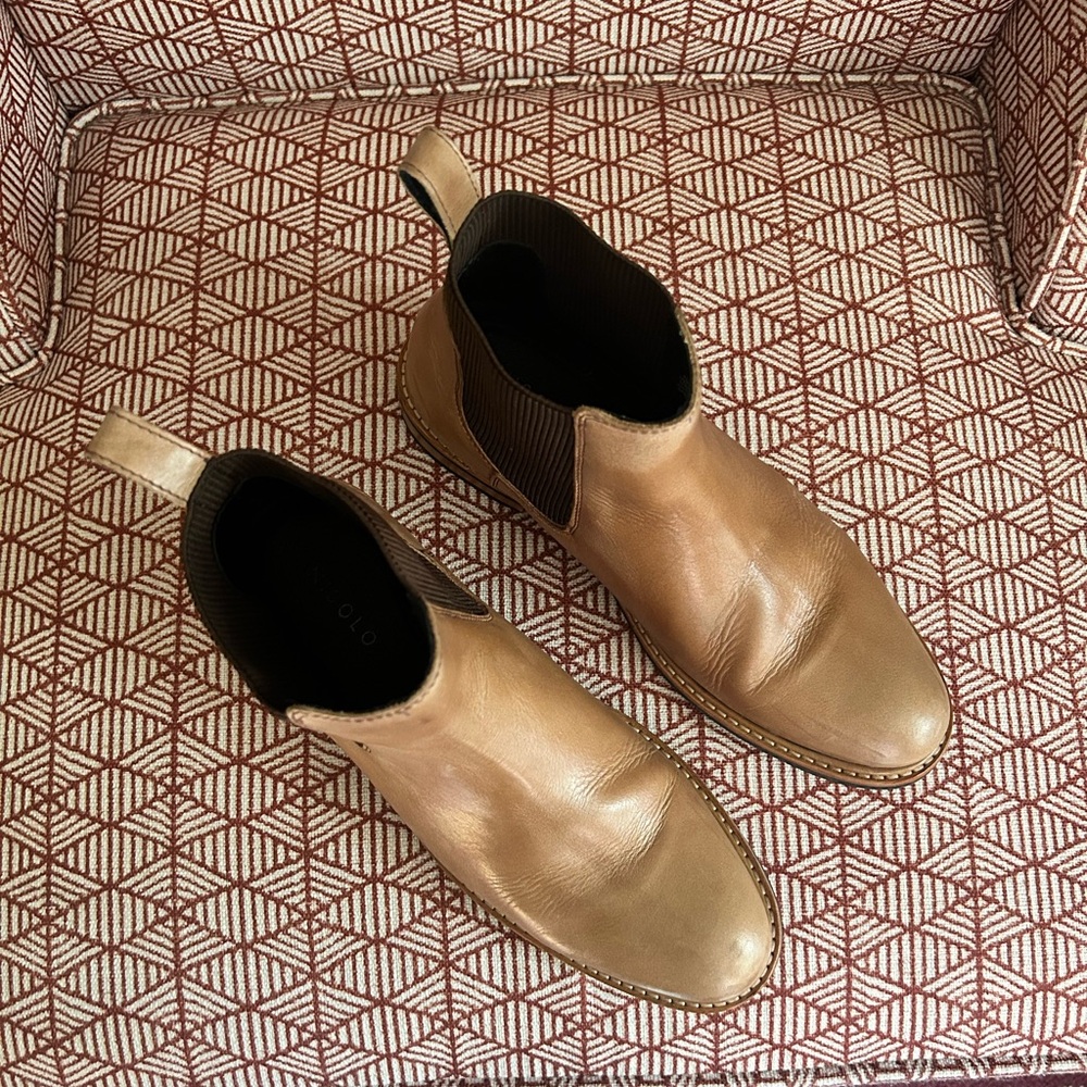 Nisolo Tan Leather Chelsea Boots - Size 11 - Picture 4 of 6